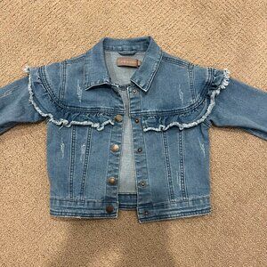 Adorable Creamie Jean Jacket, size 6